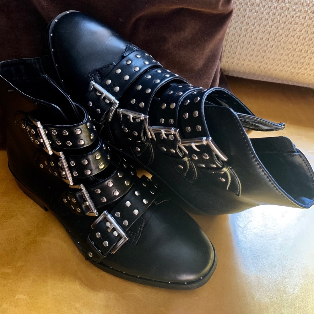 Leather Buckle Up Boots - Picture 4 of 6